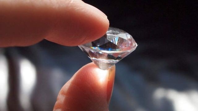 scientists-create-tiny-diamonds-and-found-new-phase-of-carbon