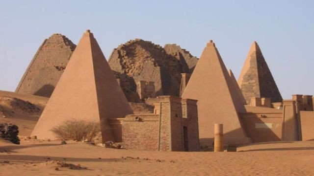 nubian-pyramids