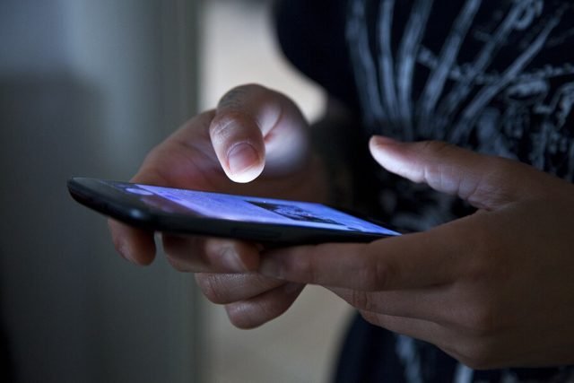cellphonestockimage-100577838-orig