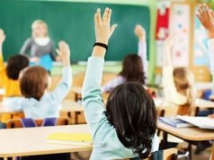 Шведска се враќа на печатени учебници и вежбање на ракописот во училиштата